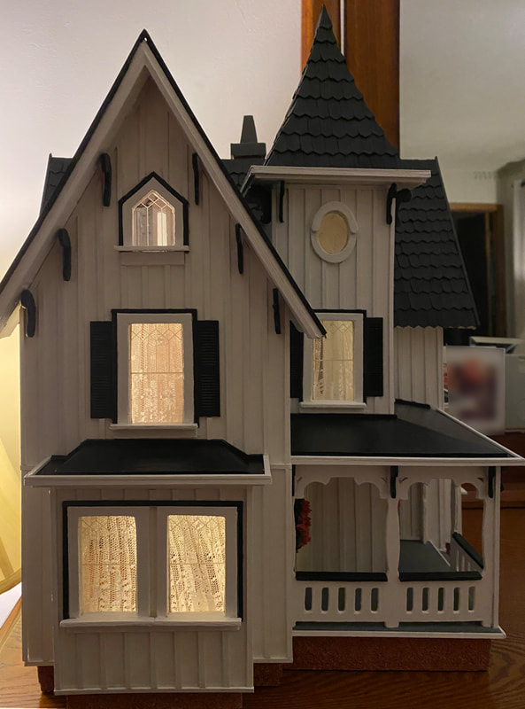 Fairfield Nana's Dollhouses and Miniatures