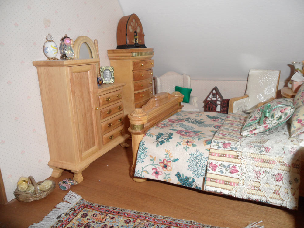 Montclair Nana's Dollhouses and Miniatures