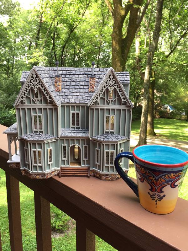 quarter scale dollhouse