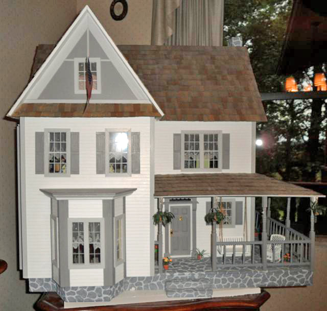 Victorian Farmhouse - Nana's Dollhouses and Miniatures