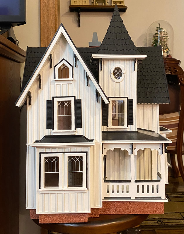 Fairfield Nana's Dollhouses and Miniatures